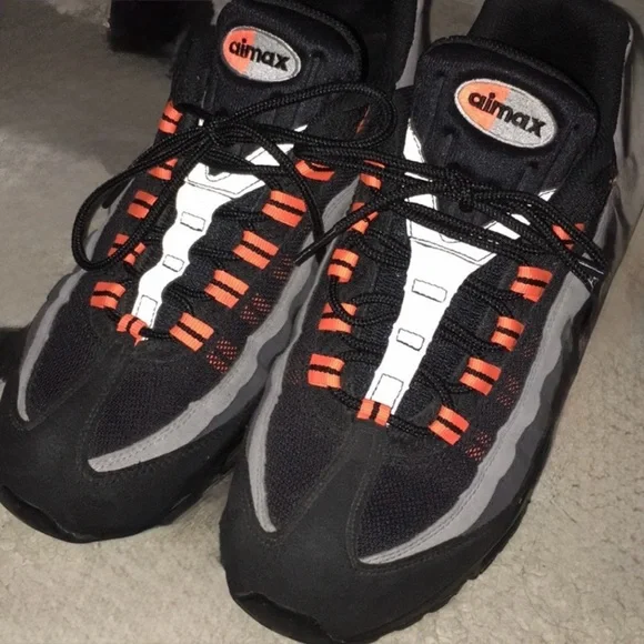 2011 Nike Air Max 95 Halloween Black & Orange. Men’s 10 and 11 available. - Picture 8 of 8
